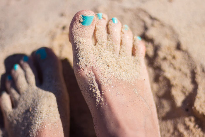 na-img-feet